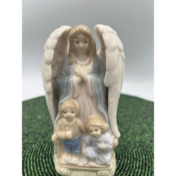 Vintage Guardian Angel Arms Crossed With Children Porcelain Figurine - Picture 1 of 8